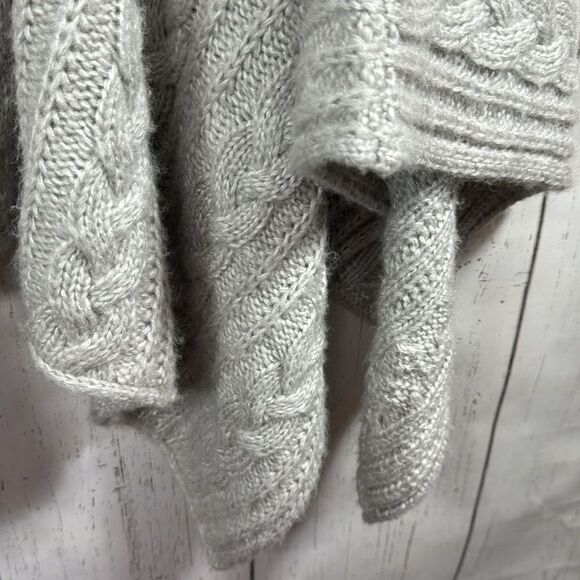 Talbots Gray Cable Knit Wool Blend Poncho Cape Minimalist Classic Preppy Cozy - Picture 9 of 15